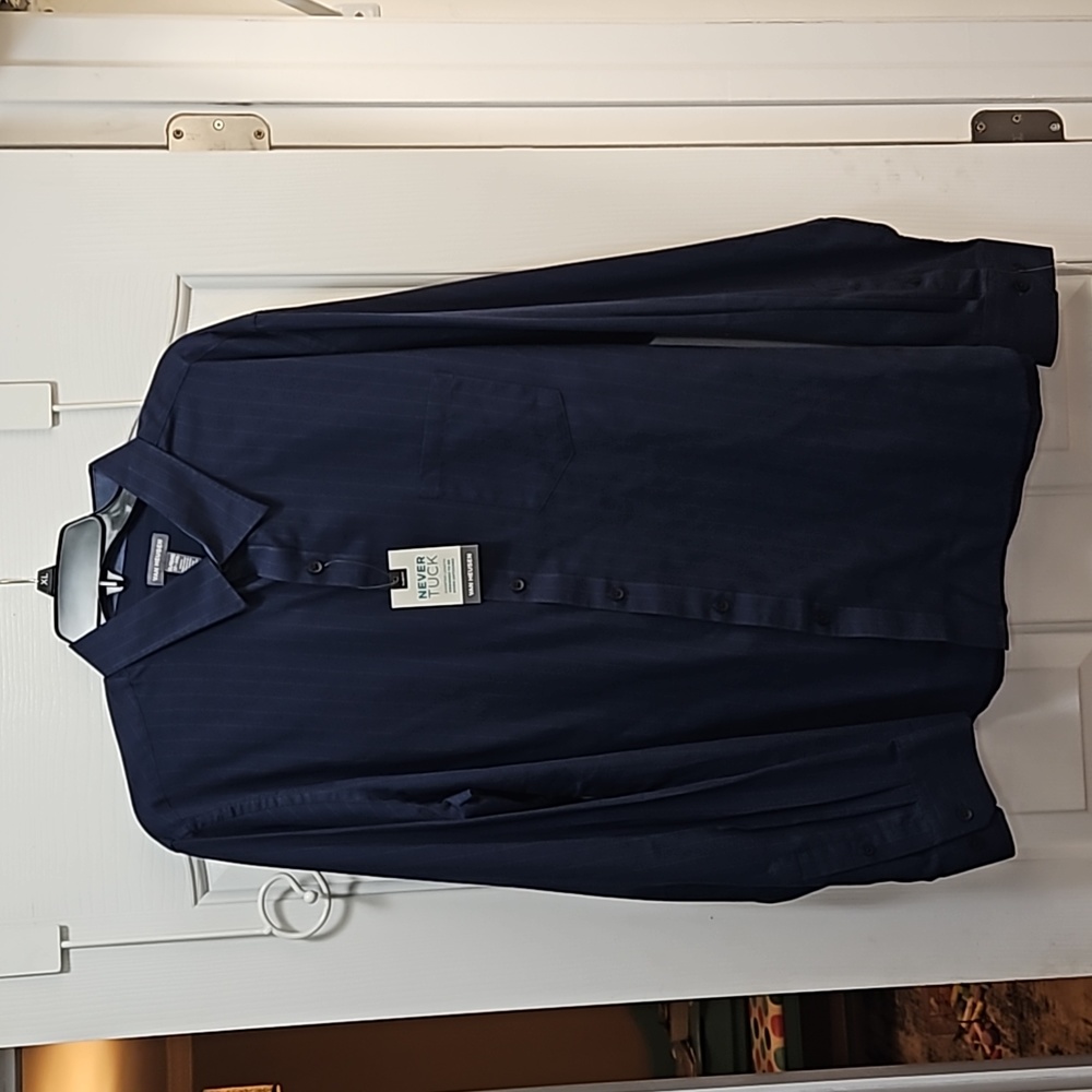 Men's Van Heusen Never Tuck Dress Shirt